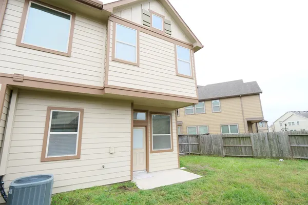 $2,100 | 12211 Stellano Lane, Richmond, TX 77406