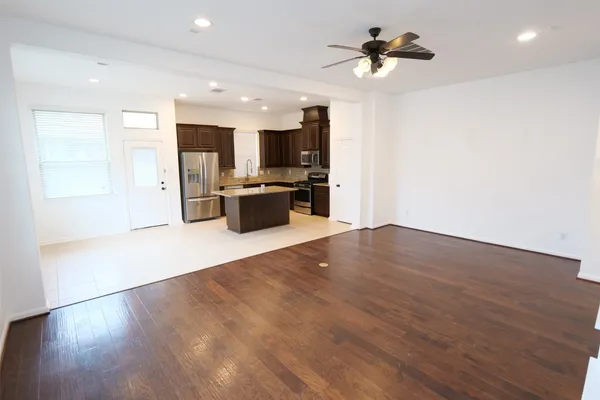 $2,100 | 12211 Stellano Lane, Richmond, TX 77406