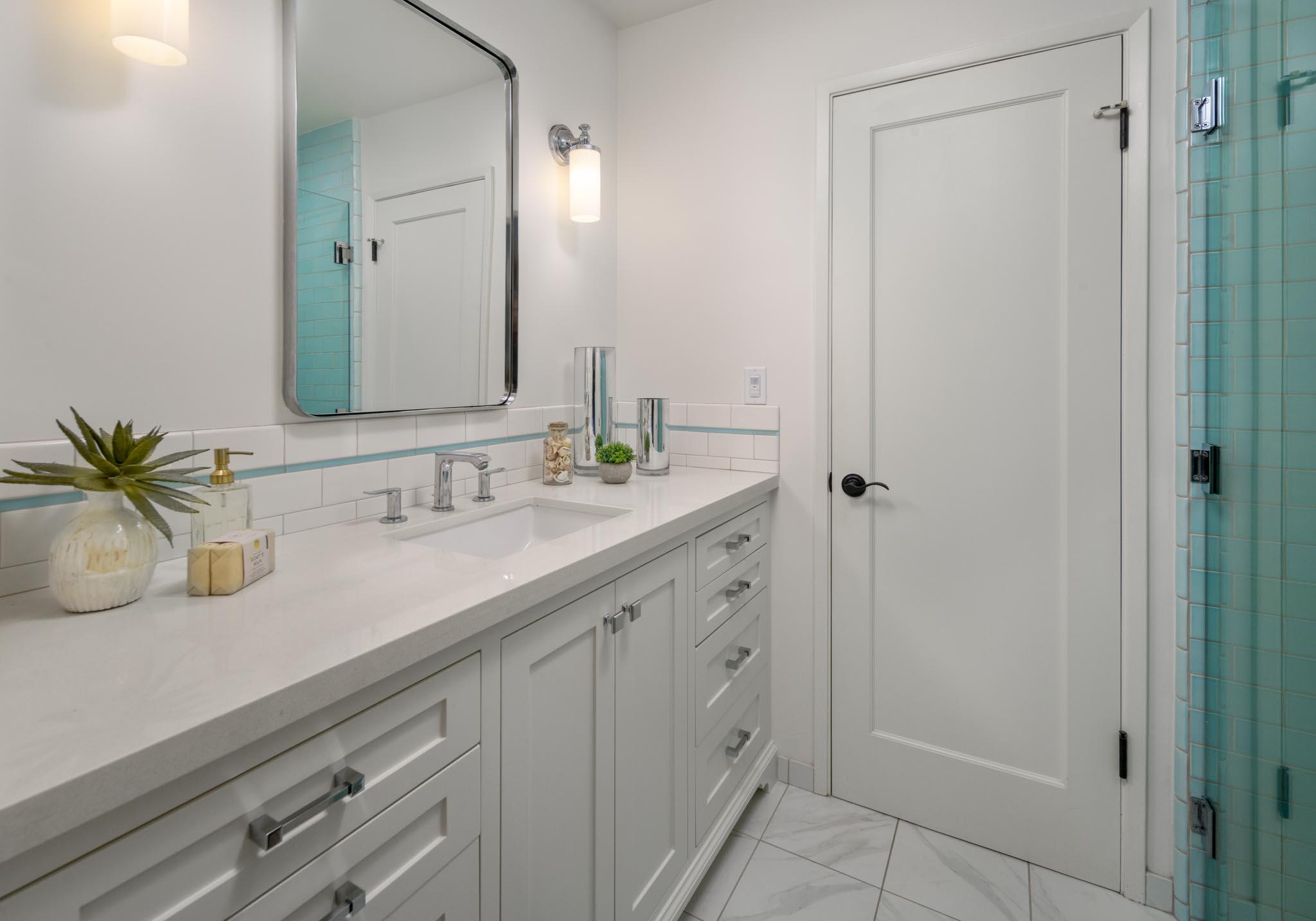 3375 Foothill Road, Unit 221 Carpinteria, CA 93013 - Photo 12 of 22 Guest Bathroom 2