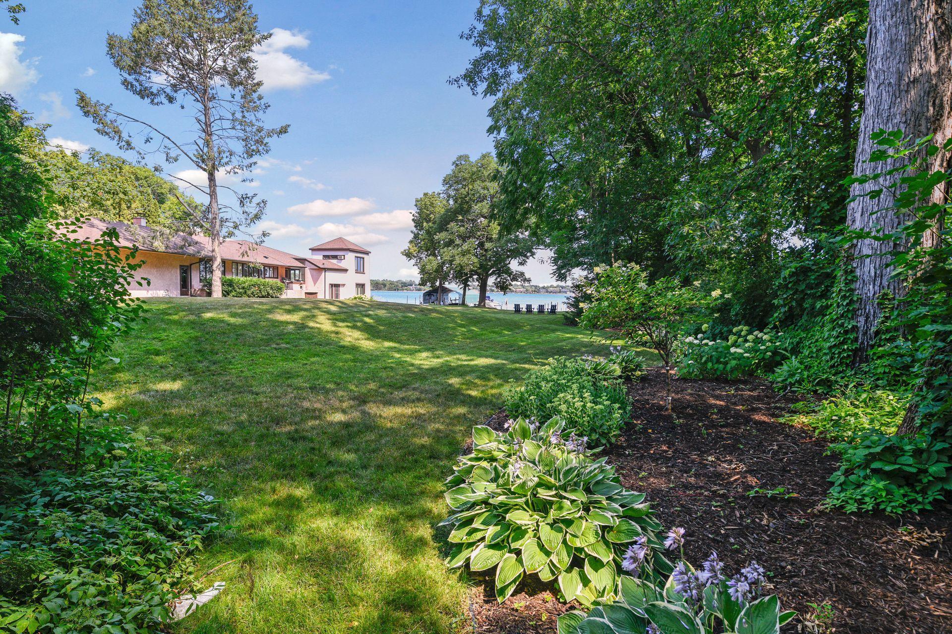 2530 Spirit Knob Road Wayzata, MN 55391 - Photo 12 of 22 Gallery Image 12