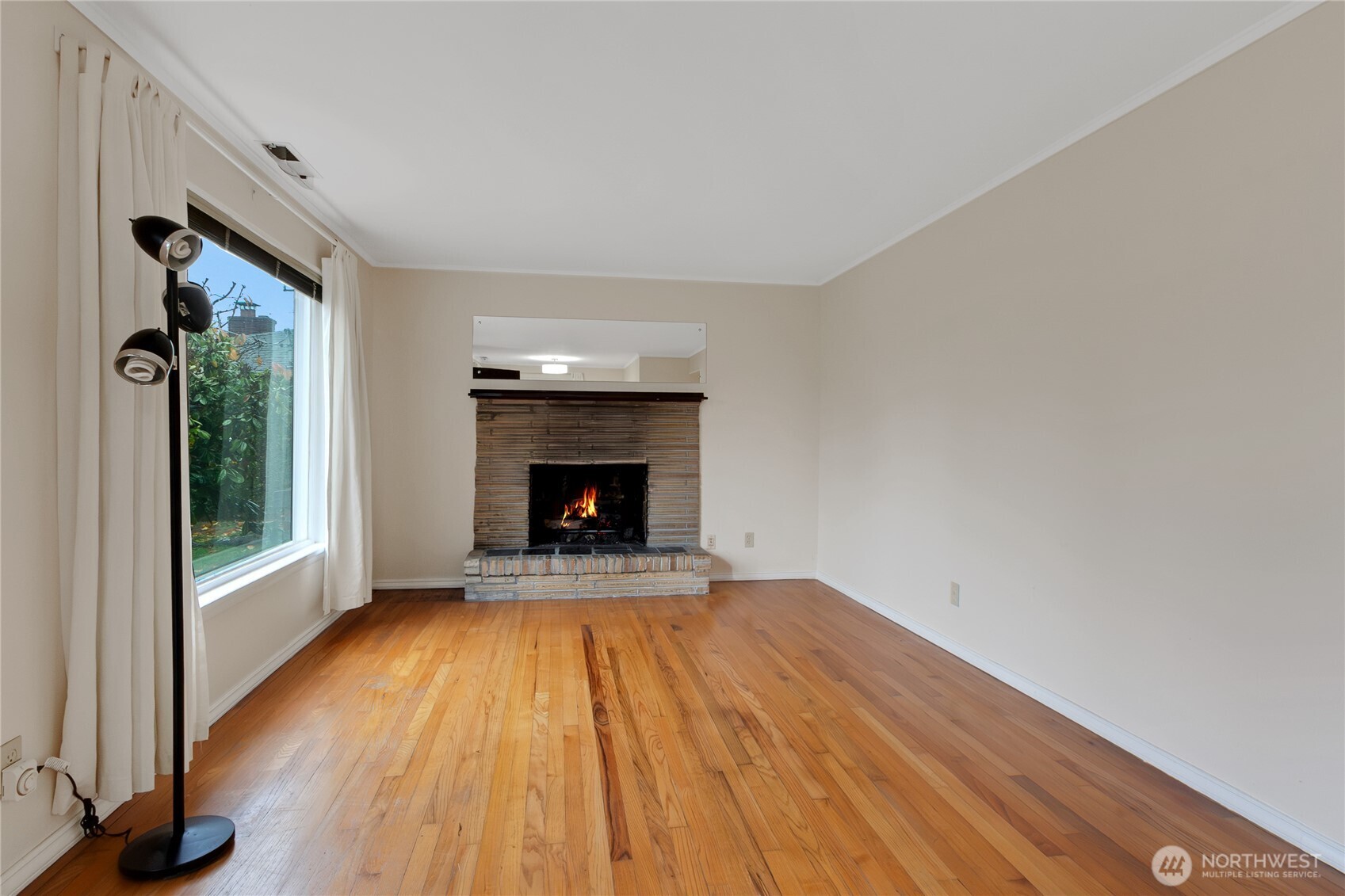 1316 Southwest 116th Street Seattle, WA 98146 - Photo 6 of 26 Gallery Image 6