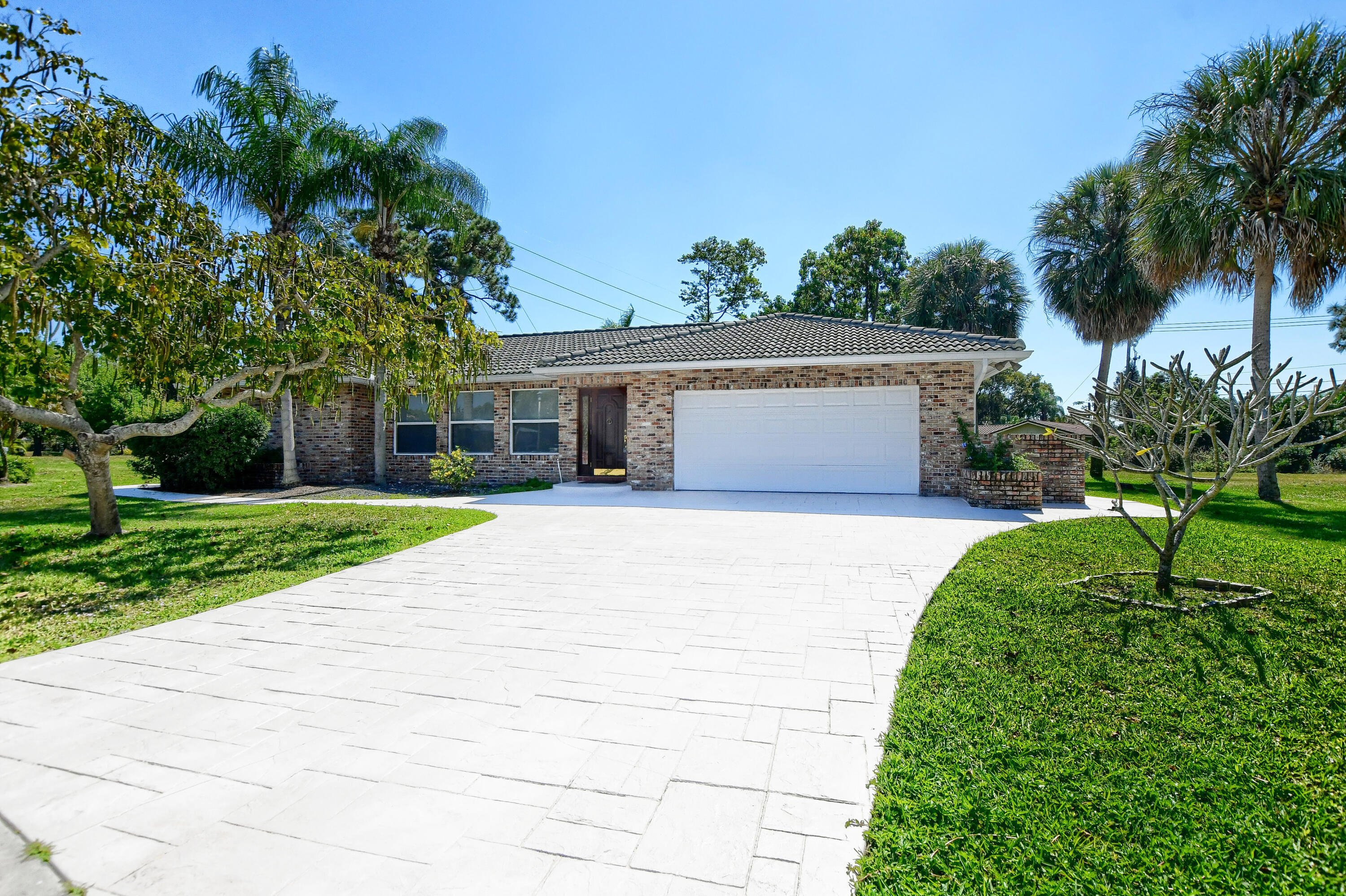 2334 Timbercreek Circle Northwest Boca Raton, FL 33431 - Photo 2 of 53 19_ebf_1775-hdr(5)