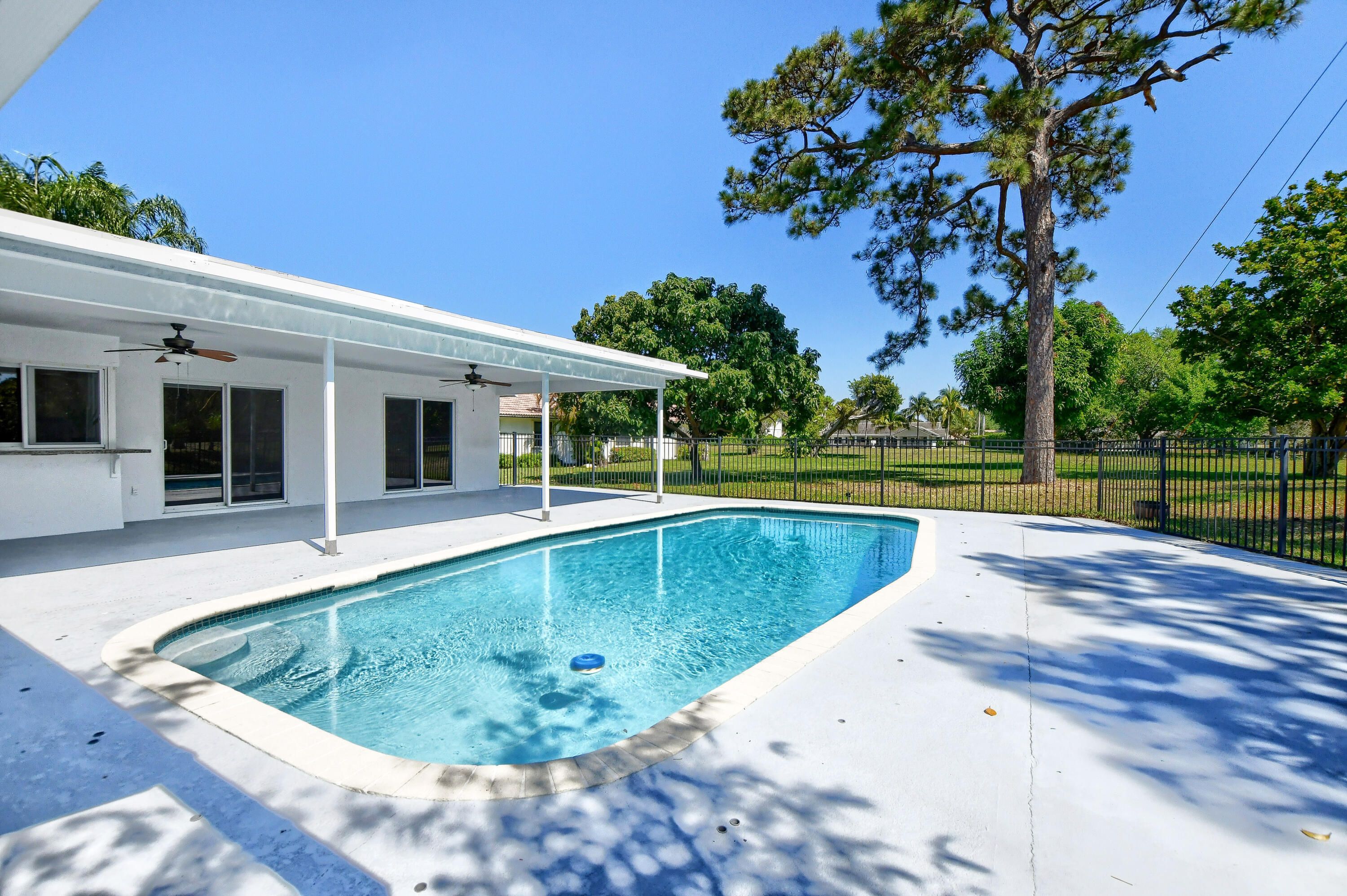 2334 Timbercreek Circle Northwest Boca Raton, FL 33431 - Photo 24 of 53 68_ebf_2005-hdr(5)