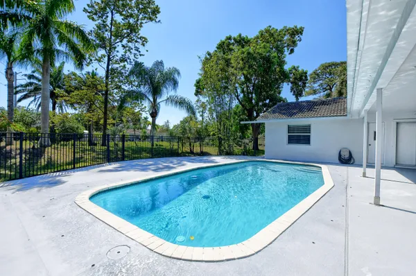 $1,296,000 | 2334 Timbercreek Circle Northwest, Boca Raton, FL 33431