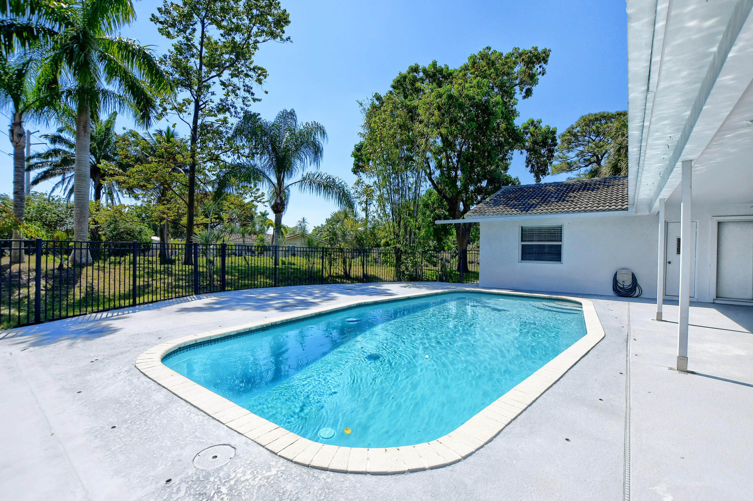 2334 Timbercreek Circle Northwest Boca Raton, FL 33431 - Photo 27 of 53 65_ebf_1990-hdr(5)