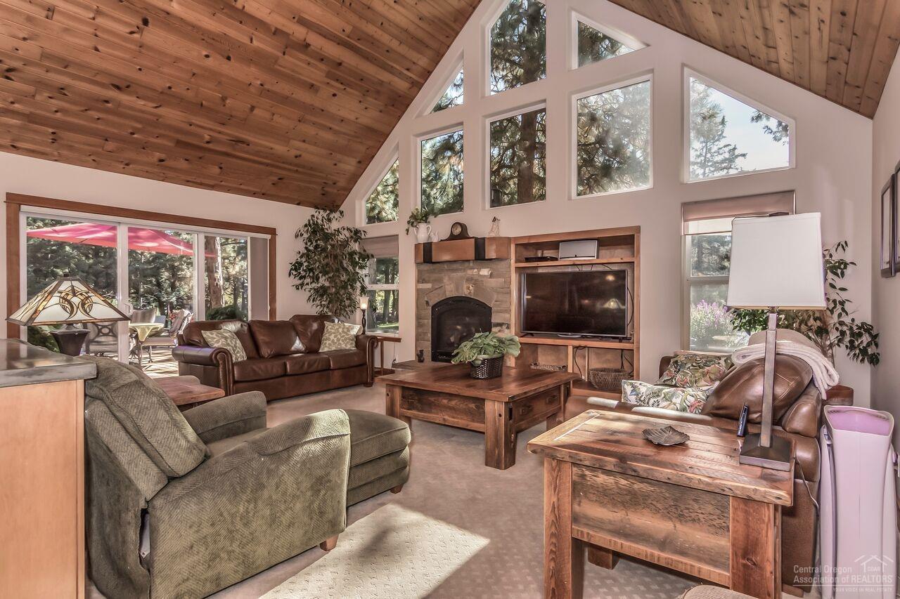 905 Northwest Chelsea Loop Bend, OR 97703 - Photo 11 of 25 Additional Photo