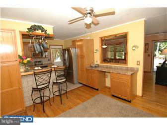 1202 Hedding Jacksonville Road Columbus, NJ 08022 - Photo 5 of 12 Kitchen