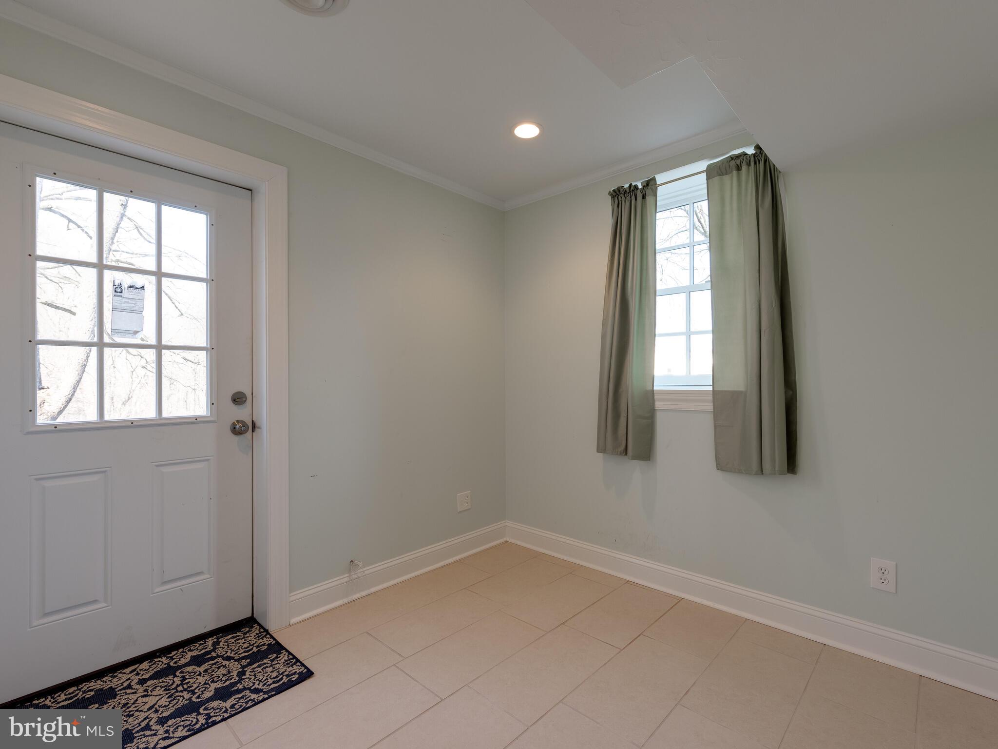 855 Highspire Road Glenmoore, PA 19343 - Photo 30 of 45 Bright and cheery breakfast nook, outside access