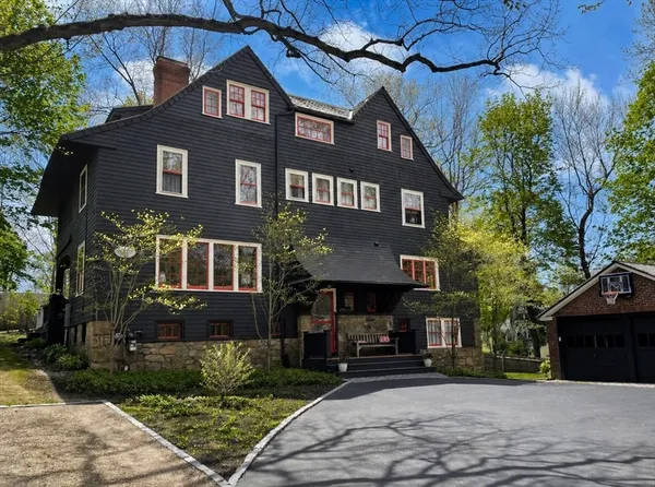 $2,500,000 | 70 Curve Street, Wellesley, MA 02482