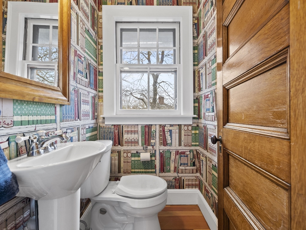 70 Curve Street Wellesley, MA 02482 - Photo 13 of 33