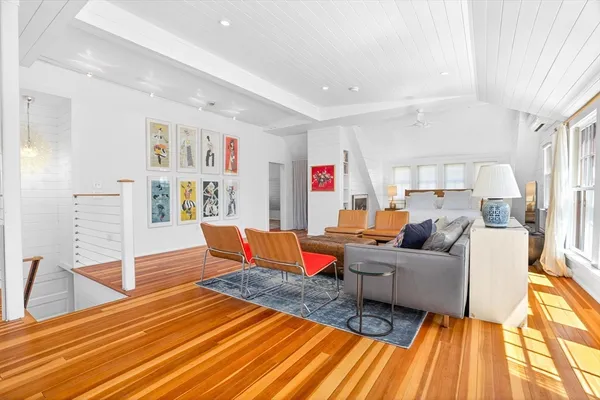 $2,500,000 | 70 Curve Street, Wellesley, MA 02482