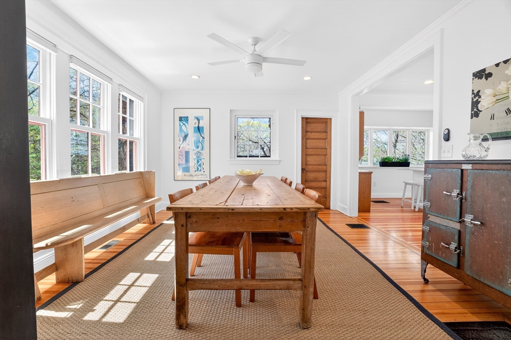 70 Curve Street Wellesley, MA 02482 - Photo 9 of 33