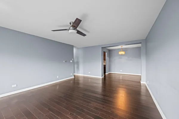 $2,400 | 201 Thames Parkway, Unit 2K, Park Ridge, IL 60068