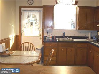 7725 Dungan Road Philadelphia, PA 19111 - Photo 6 of 12 Kitchen