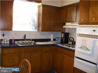 7725 Dungan Road Philadelphia, PA 19111 - Photo 7 of 12 Kitchen