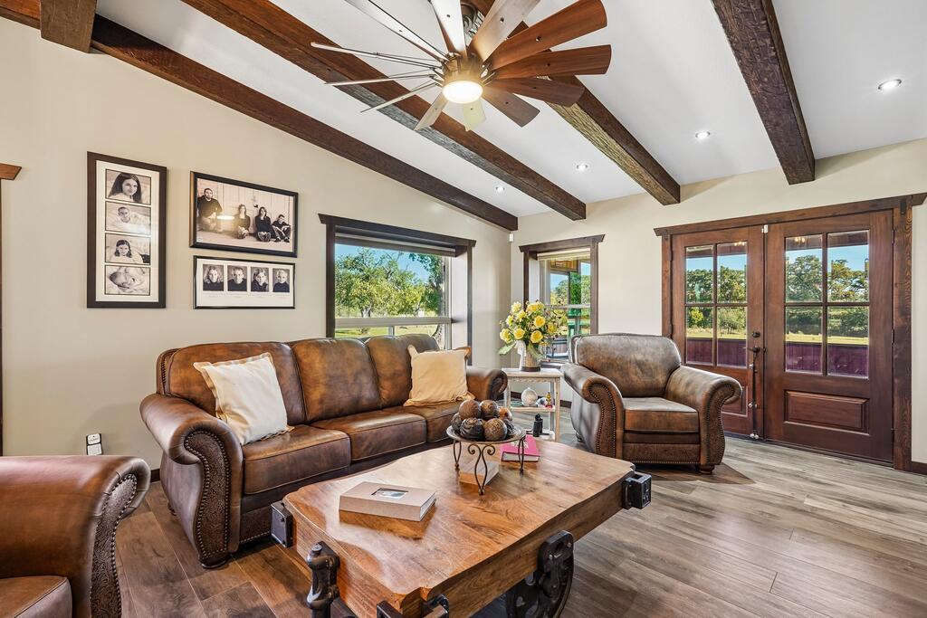 24 Edmiston Road Comfort, TX 78013 - Photo 6 of 55 Gallery Image 6