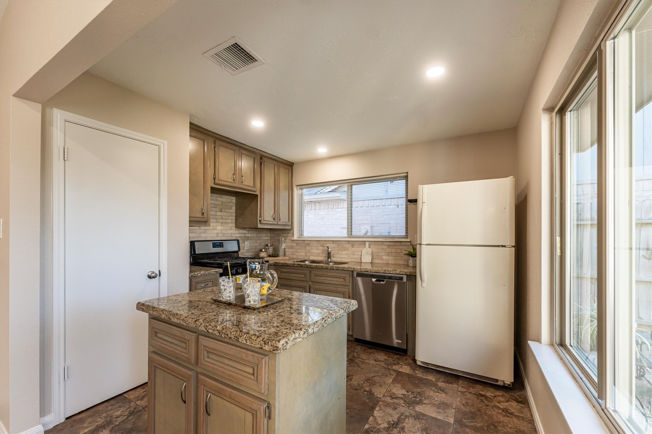 3523 Nutwood Lane Spring, TX 77389 - Photo 7 of 30