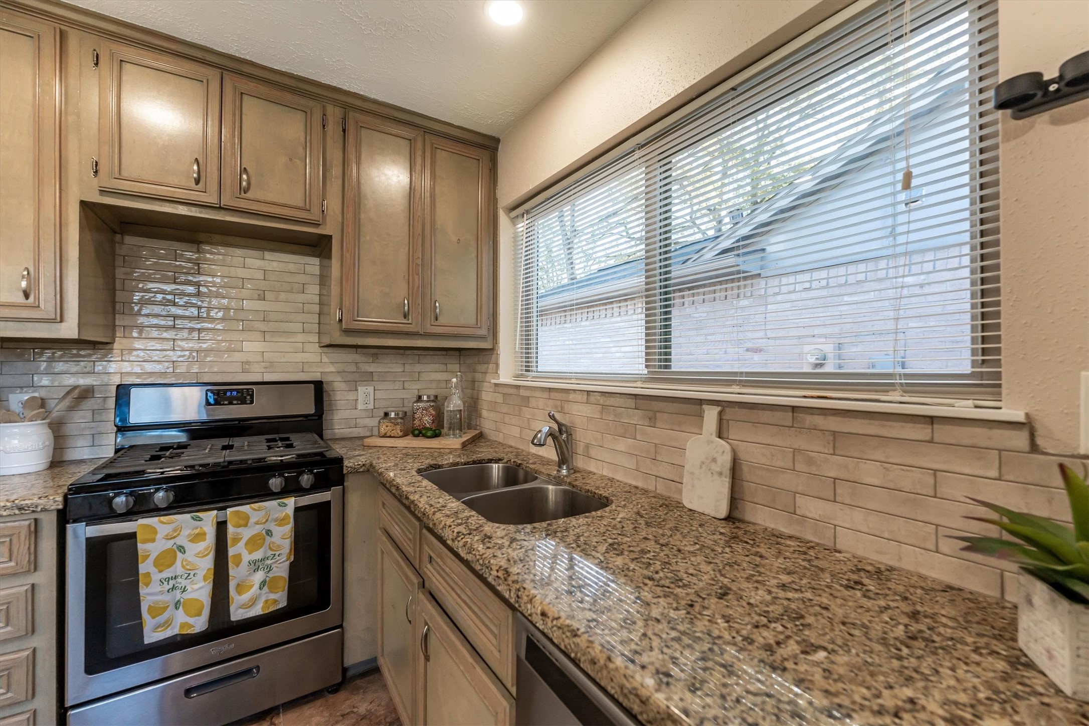 3523 Nutwood Lane Spring, TX 77389 - Photo 8 of 30