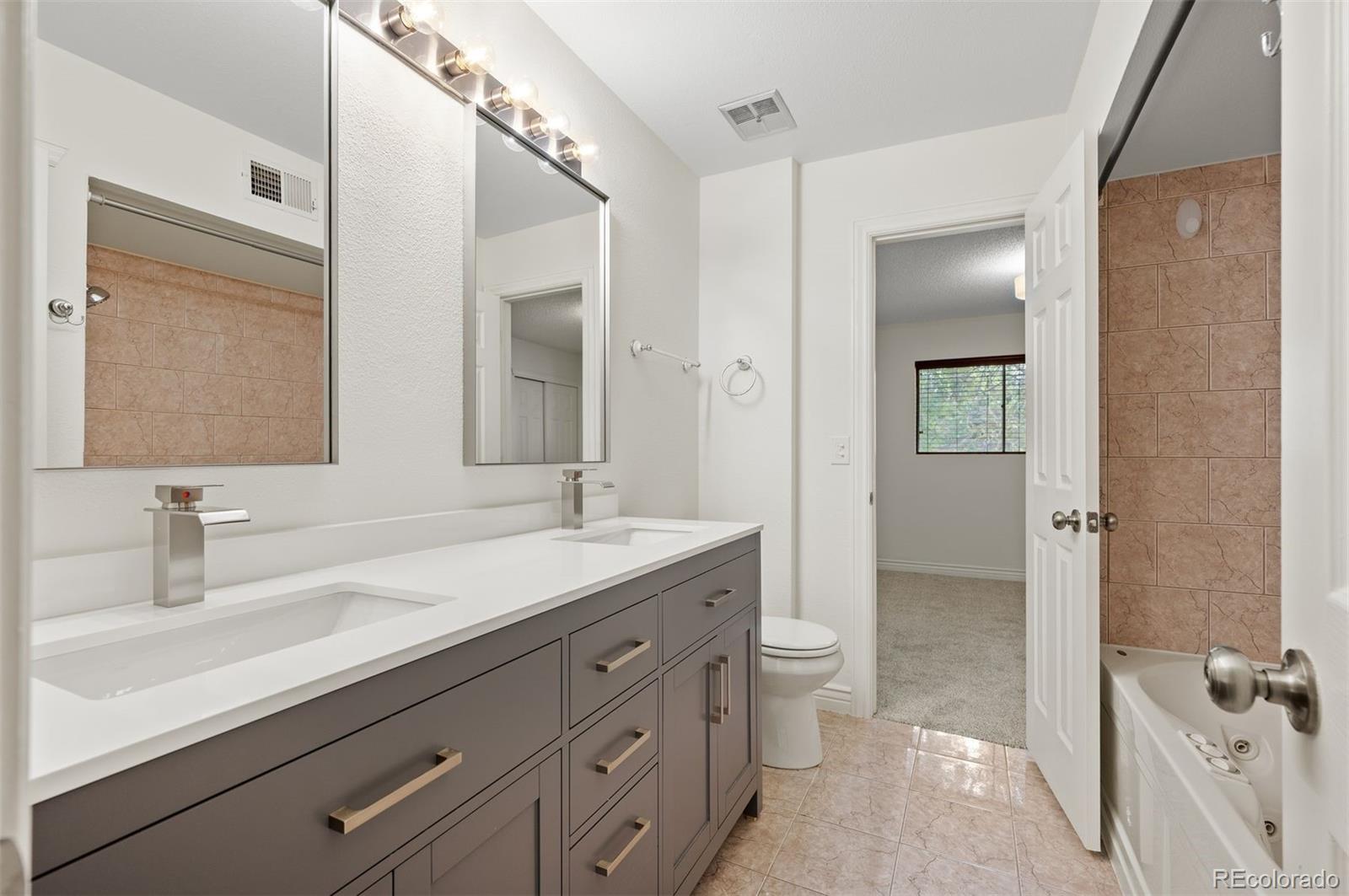 1060 South Parker Road, Unit 23 Denver, CO 80231 - Photo 7 of 33