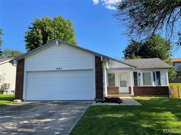 $2,000 | 1623 Fairwood Forest Drive, St. Peters, MO 63376