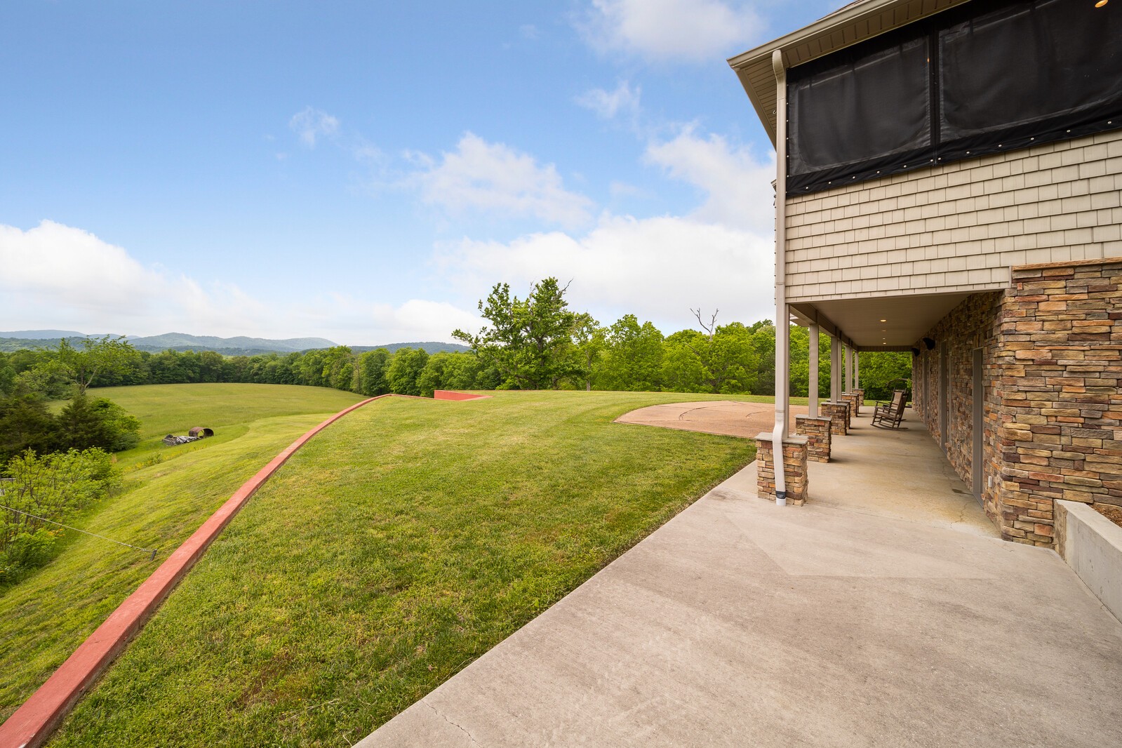 1922 Ridge Road Robbins, TN 37852 - Photo 37 of 44 Gallery Image 37