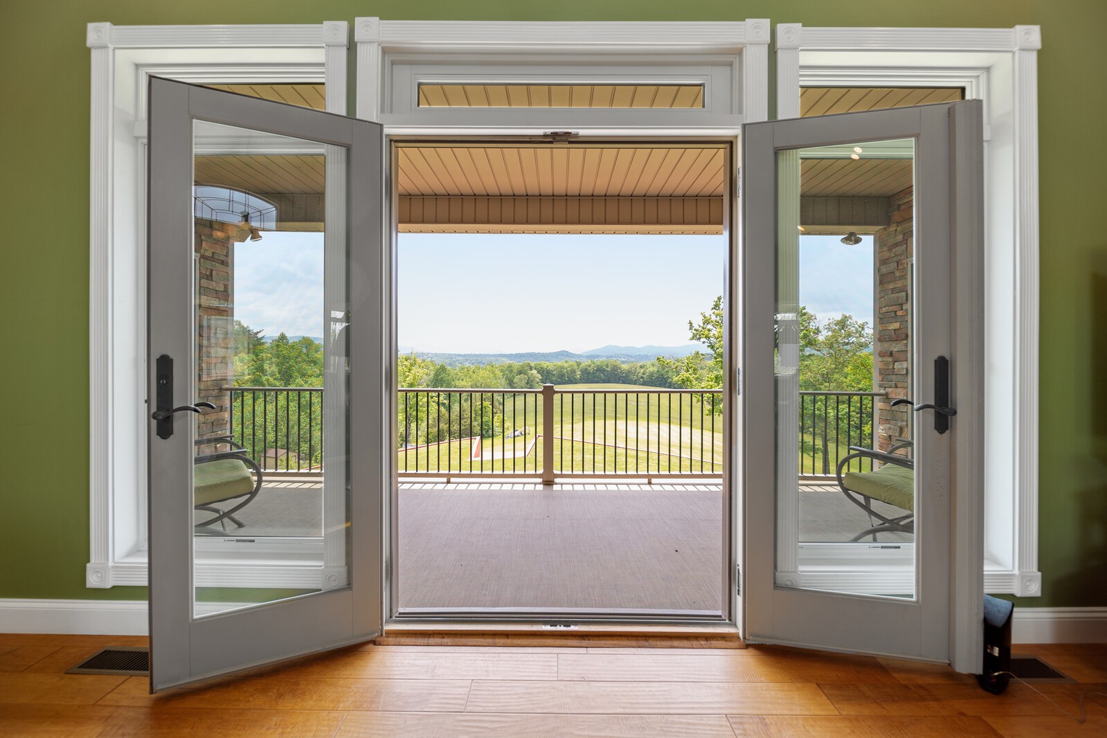 1922 Ridge Road Robbins, TN 37852 - Photo 9 of 44 Gallery Image 9