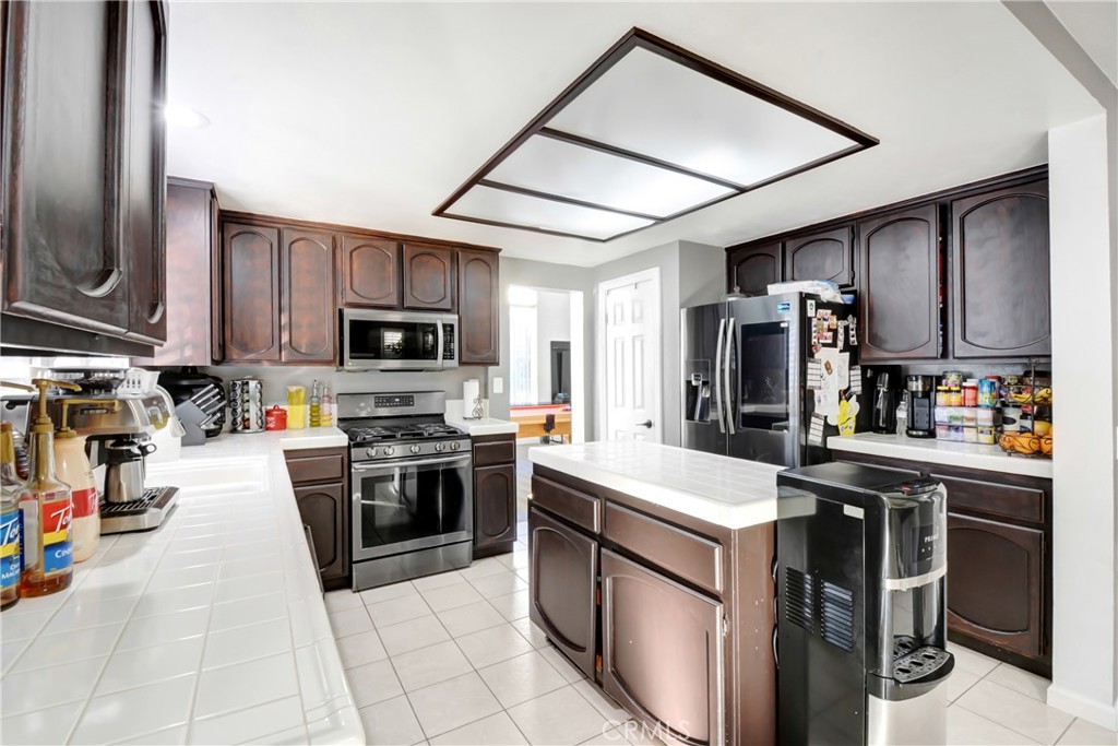 10013 Deep Canyon Road Moreno Valley, CA 92557 - Photo 14 of 31