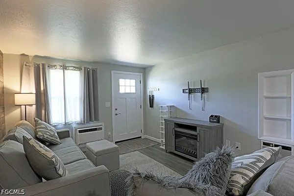 $1,299 | 2184 Arden Street, Fort Myers, FL 33907