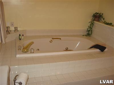 1338 Broad Road Wind Gap, PA 18091 - Photo 15 of 22 a bathroom with a bathtub