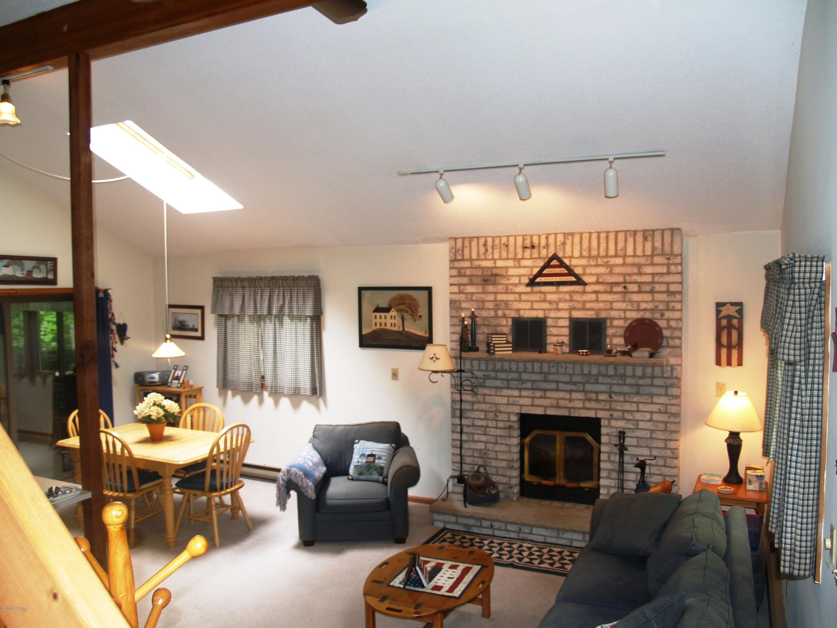 211 Ridgewood Circle Lake Ariel, PA 18436 - Photo 4 of 21