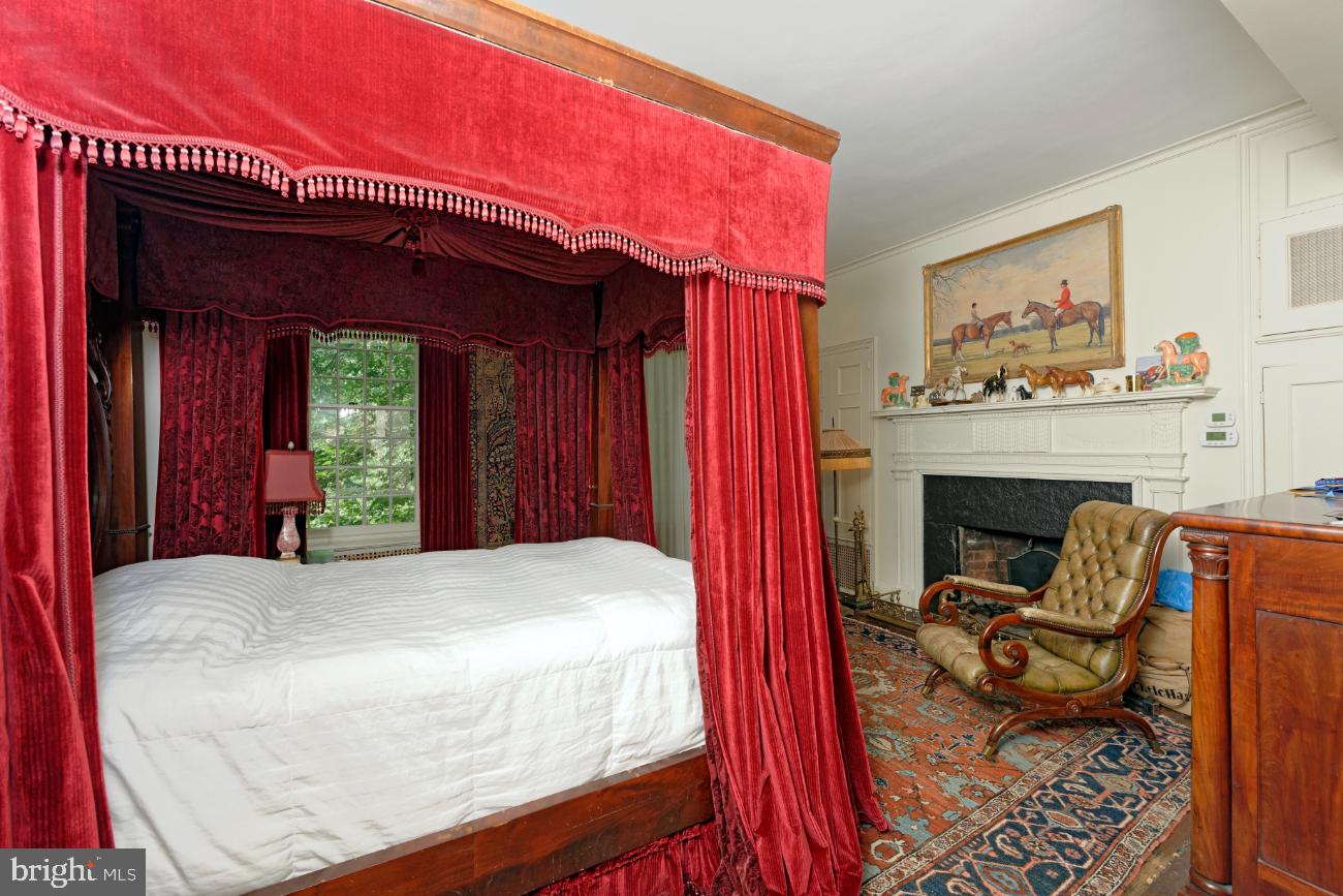 35955 Huntland Farm Road Middleburg, VA 20117 - Photo 13 of 64 Second level bedroom