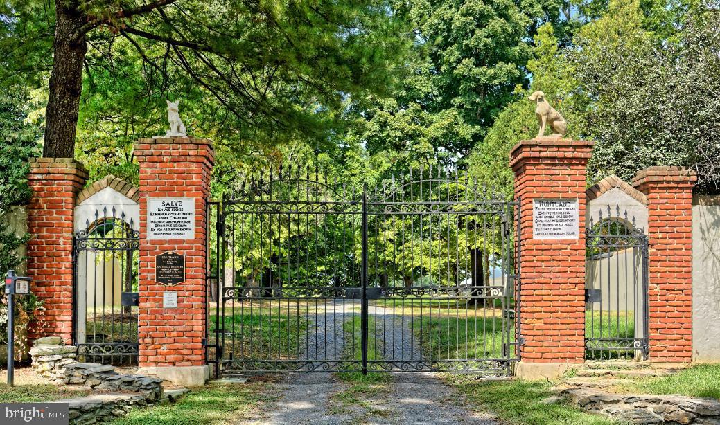 35955 Huntland Farm Road Middleburg, VA 20117 - Photo 2 of 64 Huntland's Front Gate on Pot House Road.
