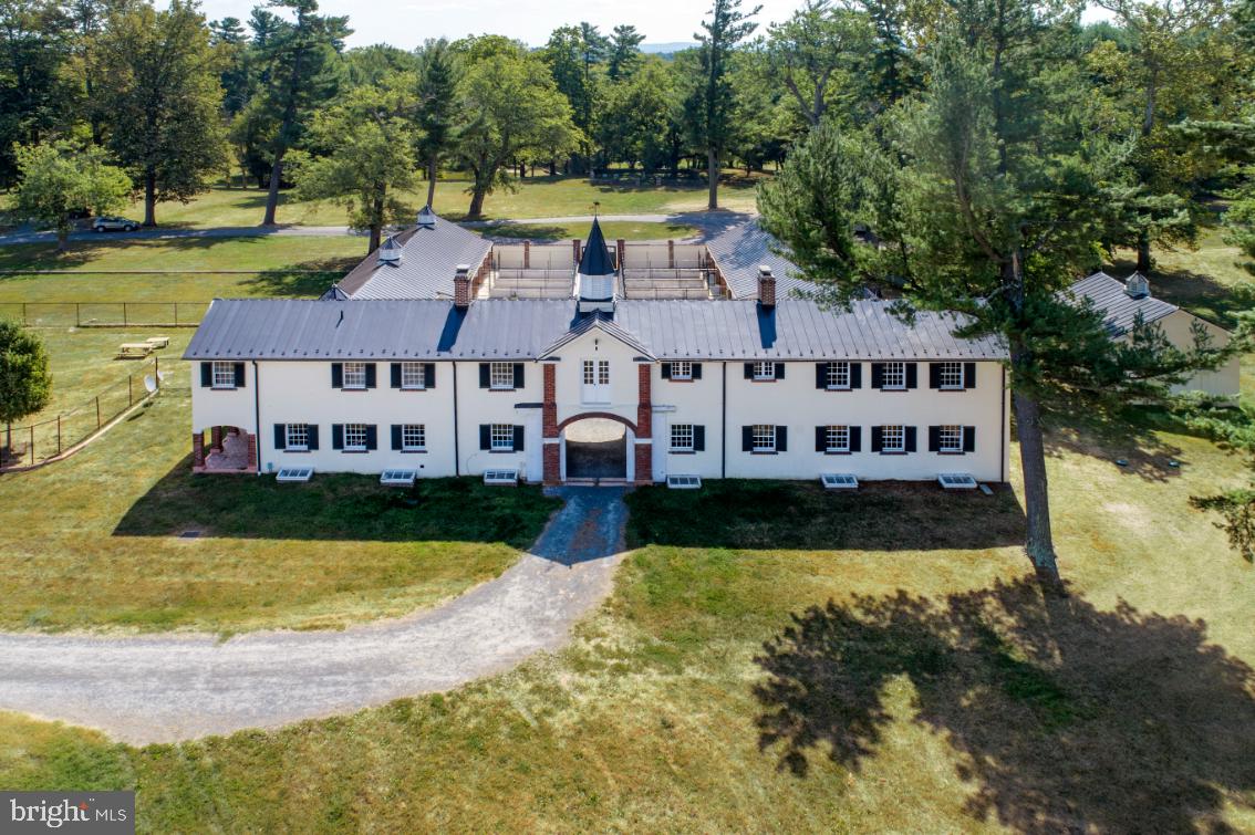 35955 Huntland Farm Road Middleburg, VA 20117 - Photo 48 of 64 North side of kennels with apartment