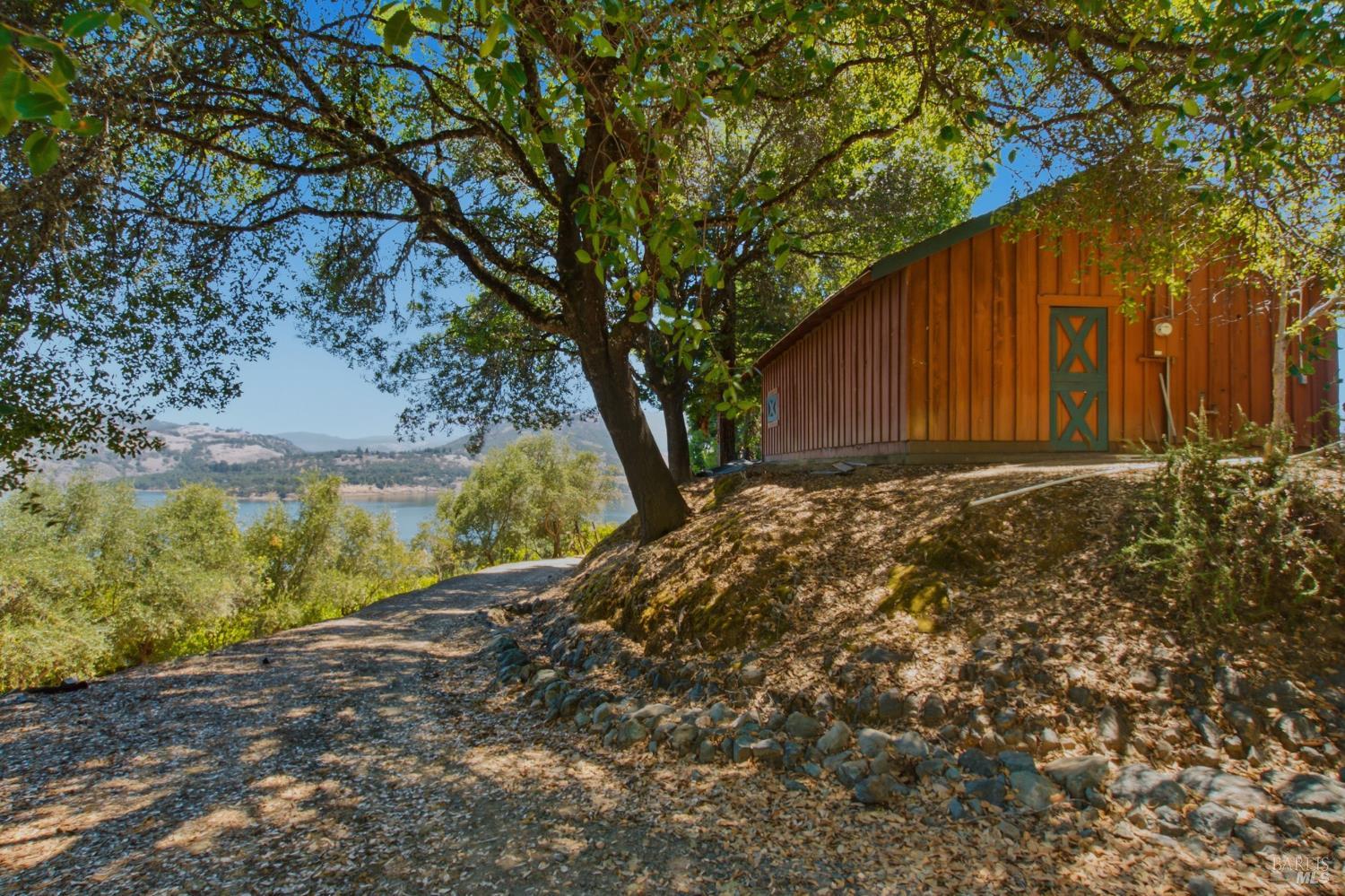 5301 Lake Ridge Road Ukiah, CA 95482 - Photo 19 of 59