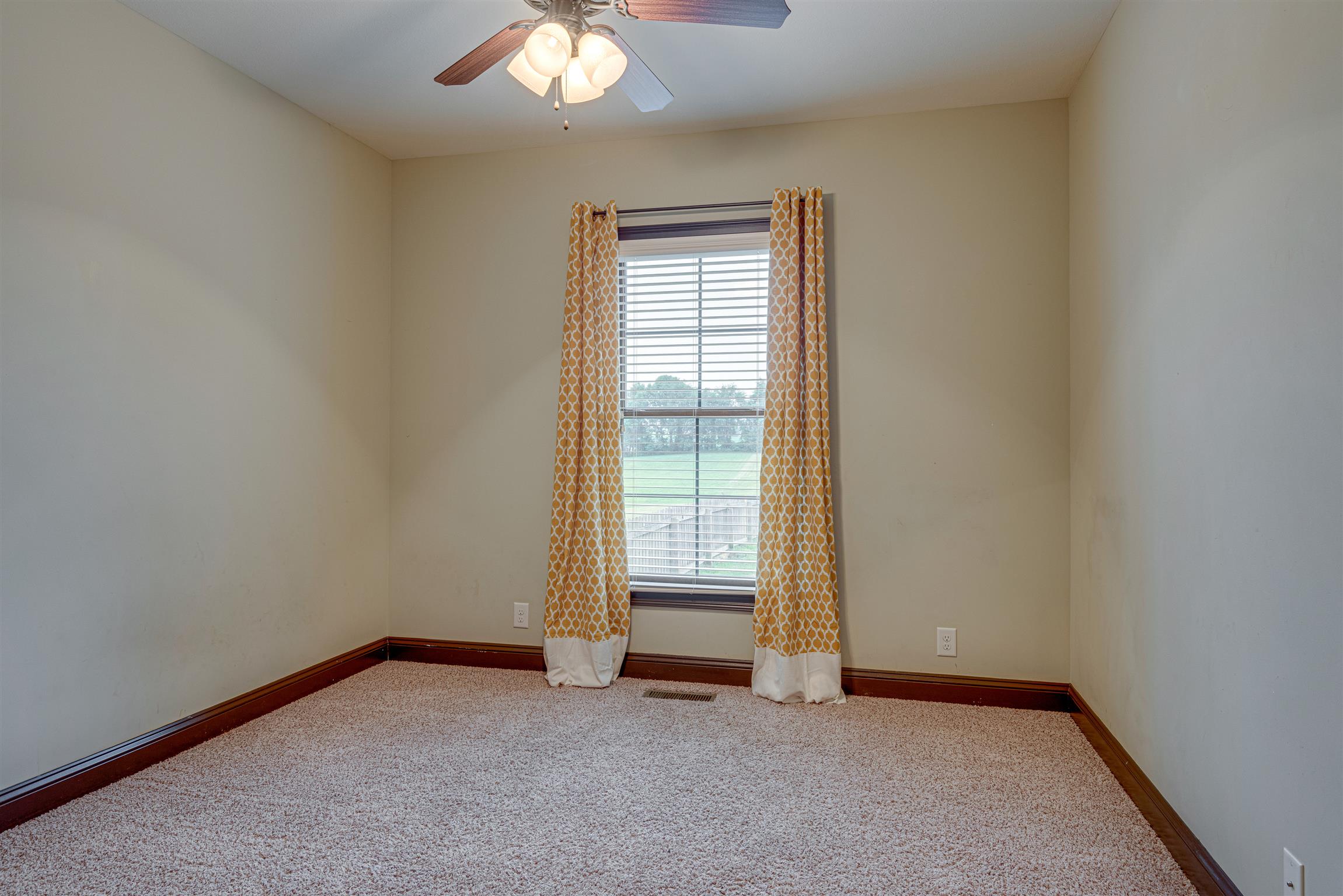 2610 Gunn Road Adams, TN 37010 - Photo 17 of 24 an empty room with windows
