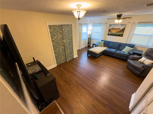 $370,000 | 707 North Jefferson Avenue, Clearwater, FL 33755