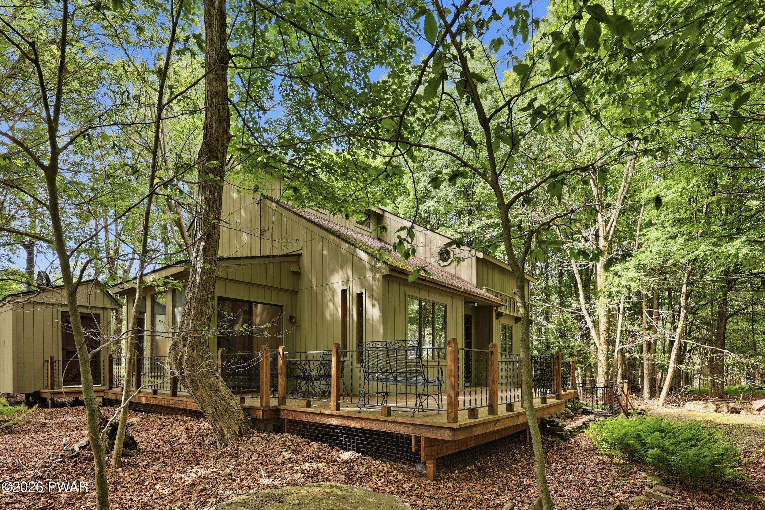 1004 Woodstone Road Newfoundland, PA 18445 - Photo 4 of 63