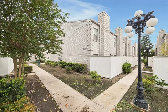 $177,500 | 4001 Tanglewilde Street, Unit 1103, Houston, TX 77063