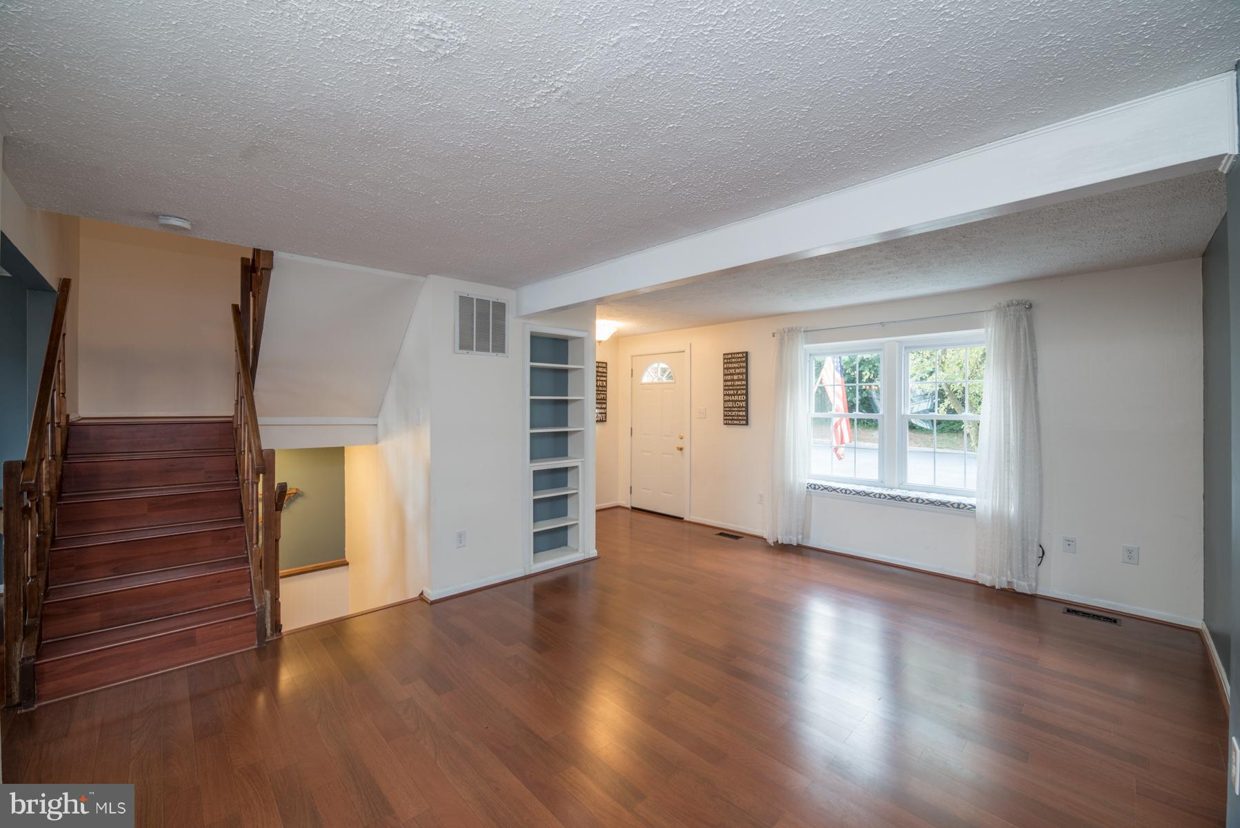 1746 Springfield Lane Frederick, MD 21702 - Photo 2 of 26 Living Room