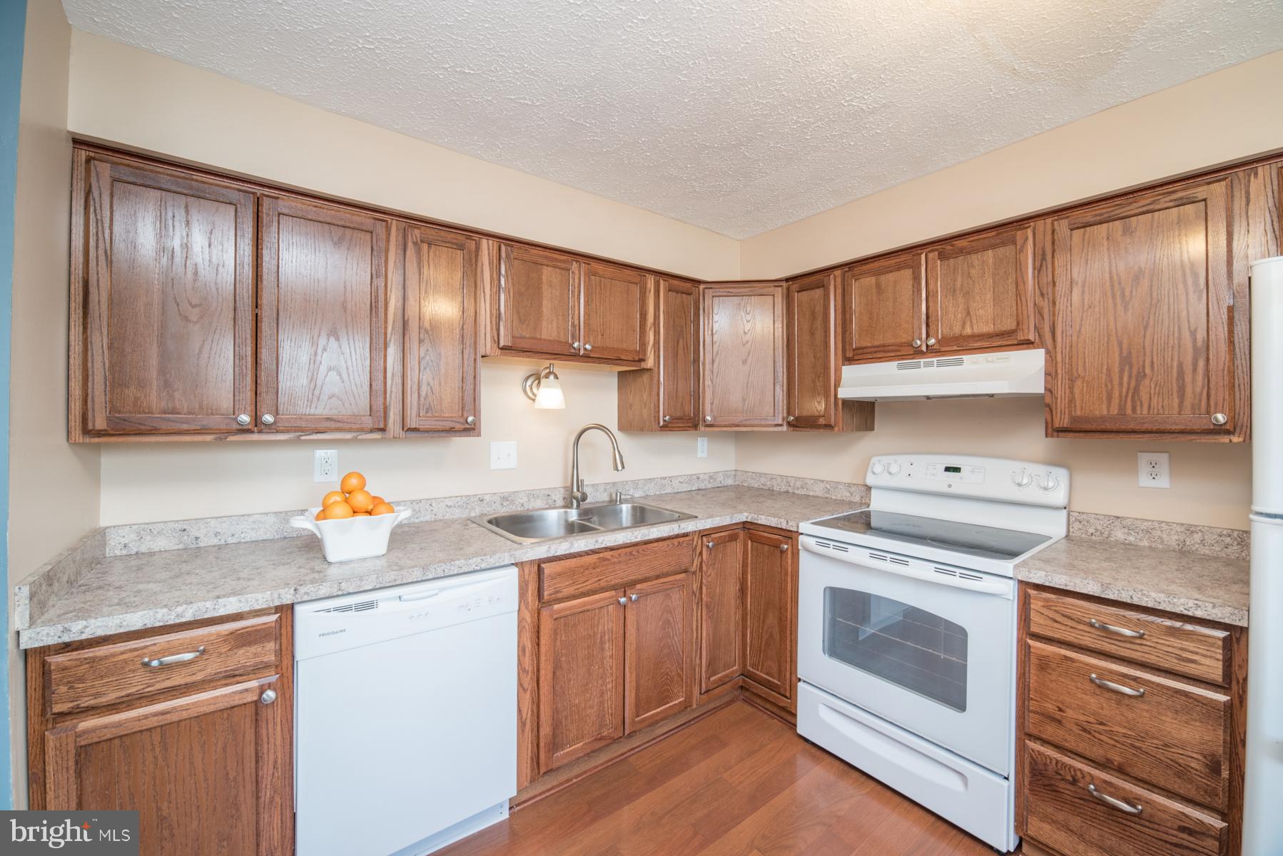 1746 Springfield Lane Frederick, MD 21702 - Photo 7 of 26 Kitchen