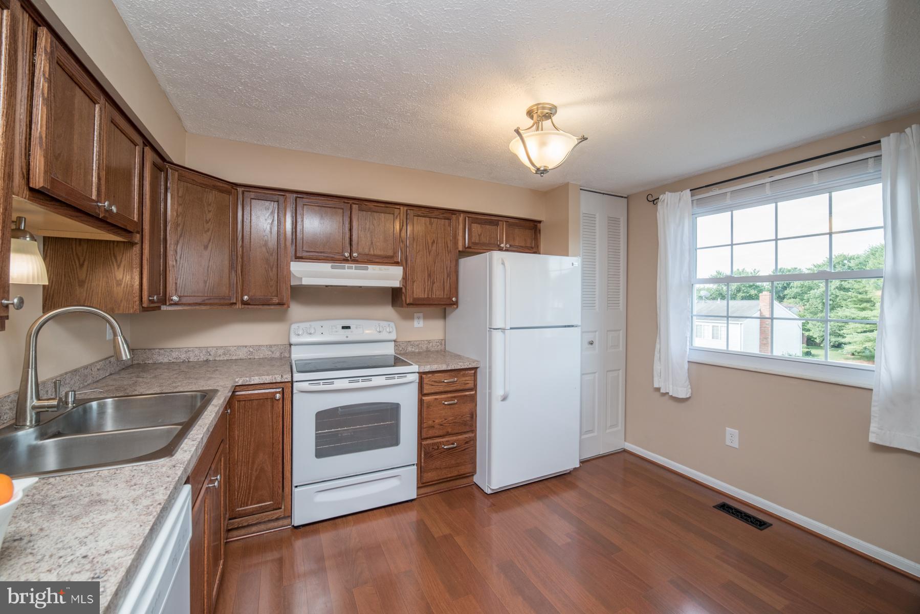 1746 Springfield Lane Frederick, MD 21702 - Photo 8 of 26 Kitchen
