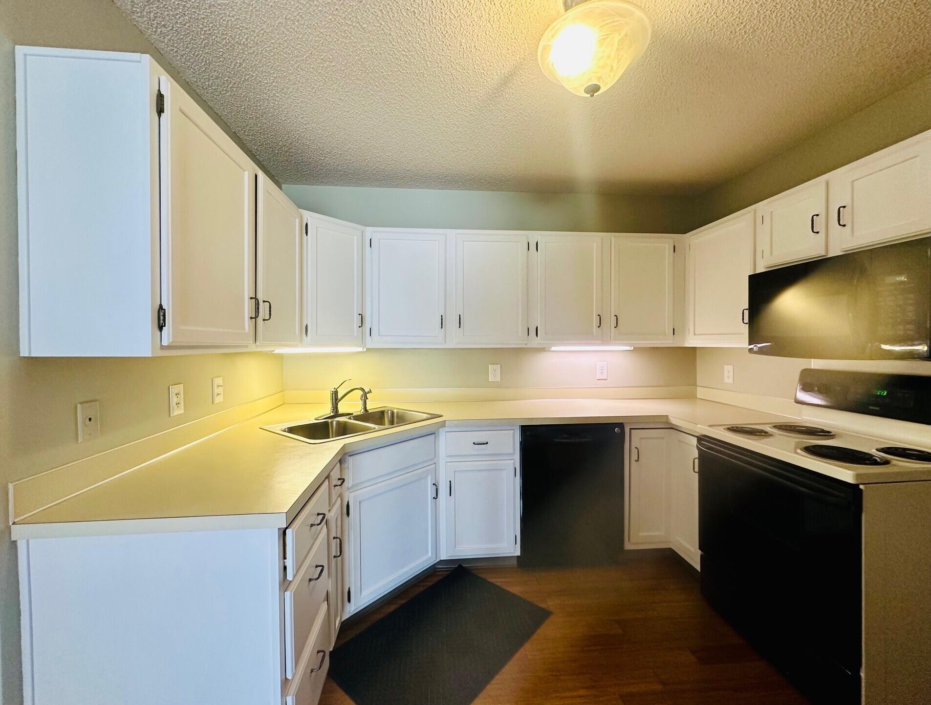 1068 Le Roux Road, Unit 18 Muskegon, MI 49441 - Photo 11 of 31 11