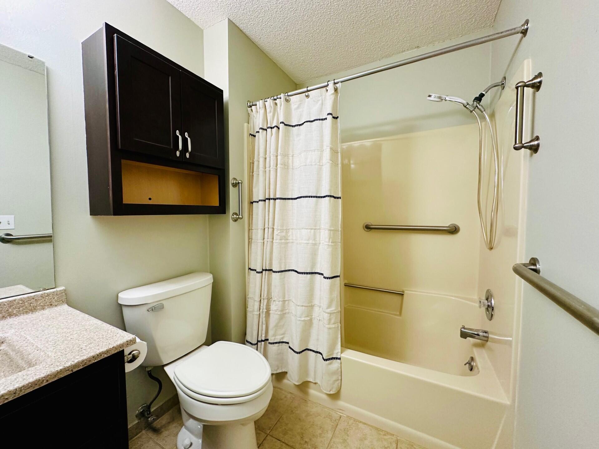 1068 Le Roux Road, Unit 18 Muskegon, MI 49441 - Photo 15 of 31 15