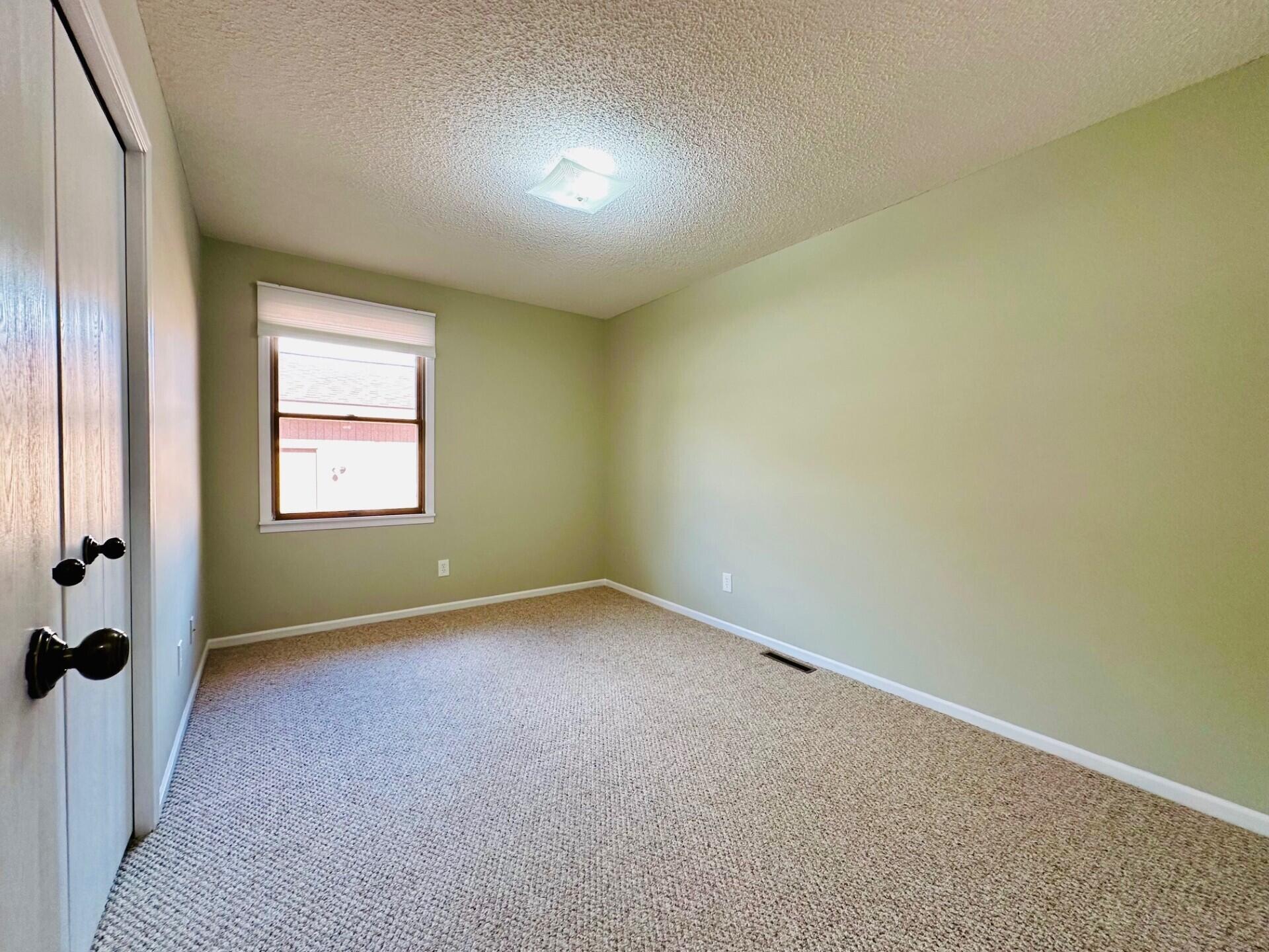 1068 Le Roux Road, Unit 18 Muskegon, MI 49441 - Photo 16 of 31 16