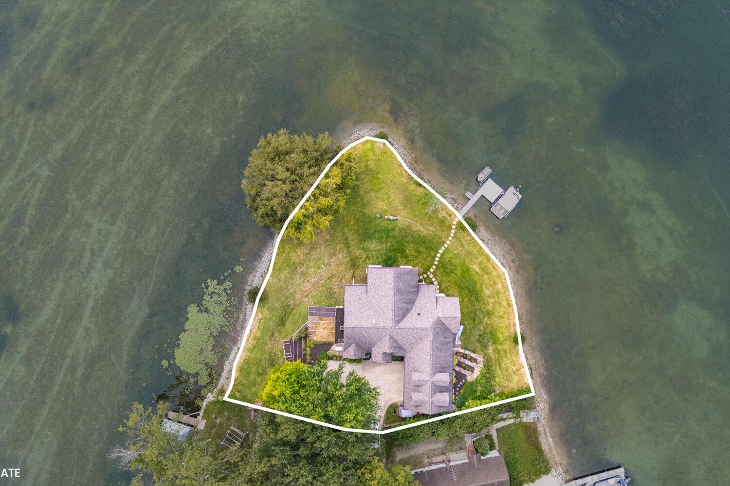11625 Spring Point Drive Plainwell, MI 49080 - Photo 3 of 60 06-WM11625springpoint-53