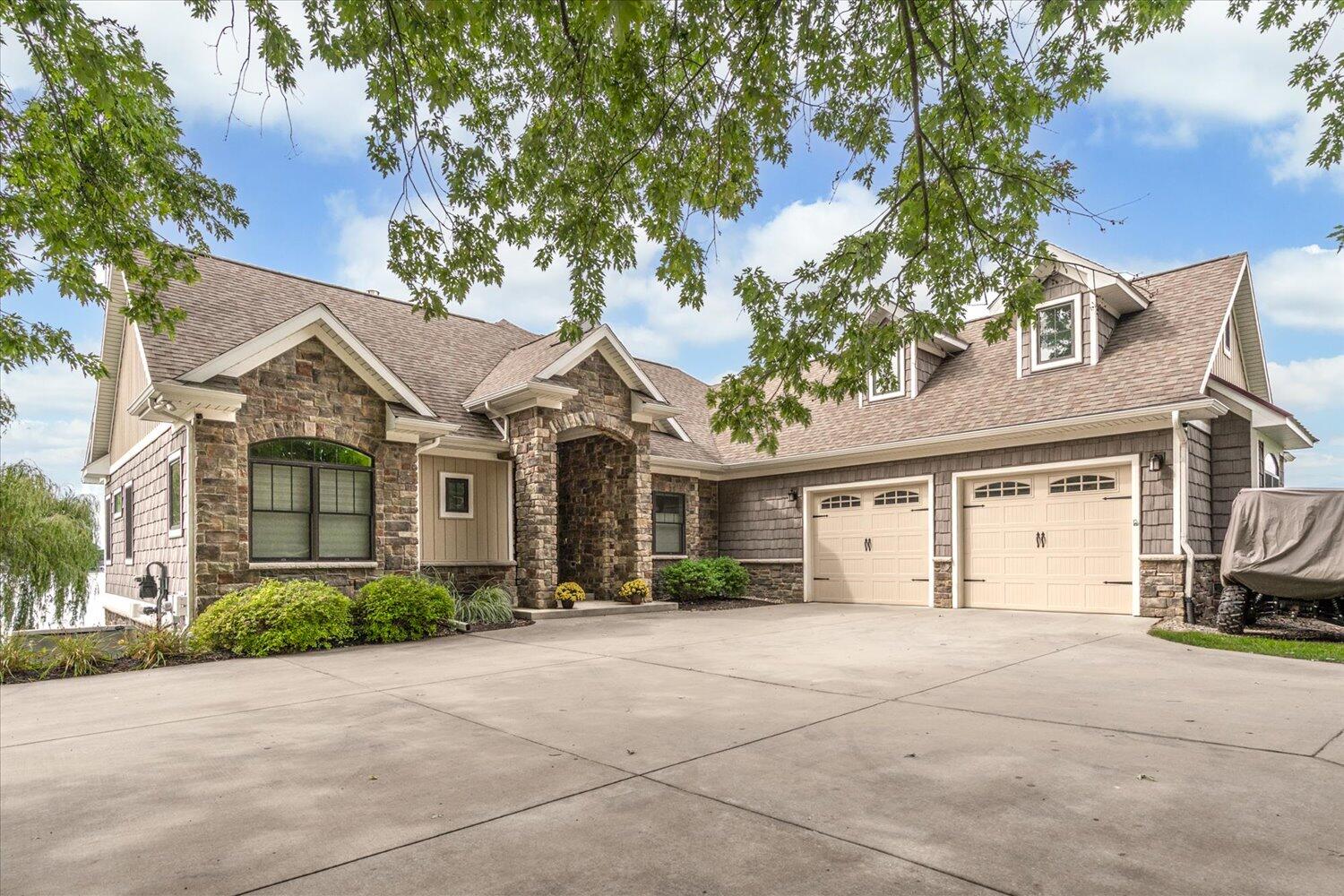 11625 Spring Point Drive Plainwell, MI 49080 - Photo 4 of 60 08-WM11625springpoint-49
