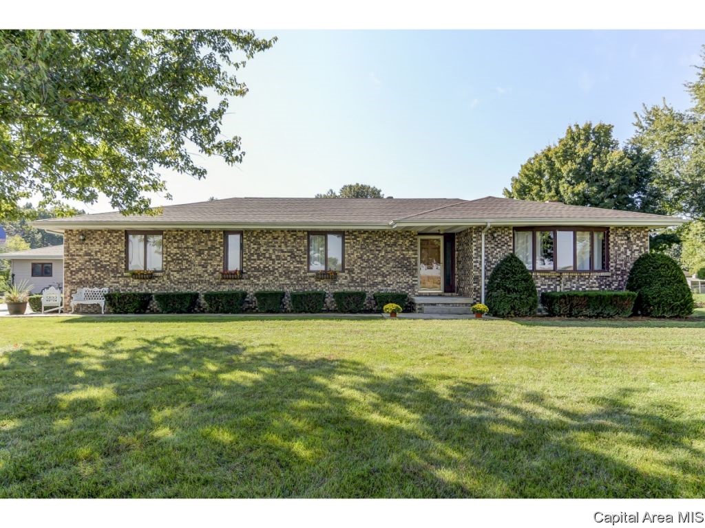 10980 Darnell Road Dawson, IL 62520 - Photo 1 of 36 Gallery Image 1
