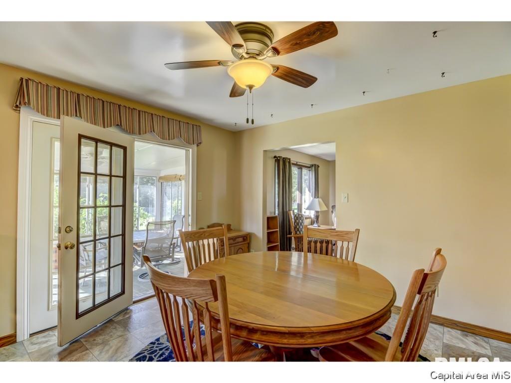 10980 Darnell Road Dawson, IL 62520 - Photo 13 of 36 Gallery Image 13