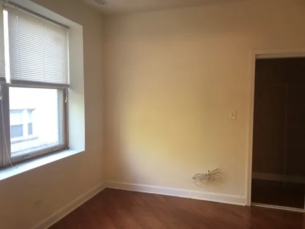 $2,495 | 1533 West Hollywood Avenue, Unit 1, Chicago, IL 60660