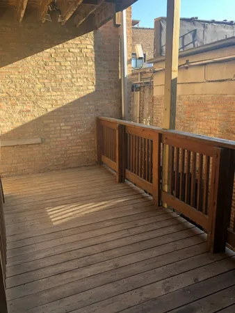 $2,495 | 1533 West Hollywood Avenue, Unit 1, Chicago, IL 60660